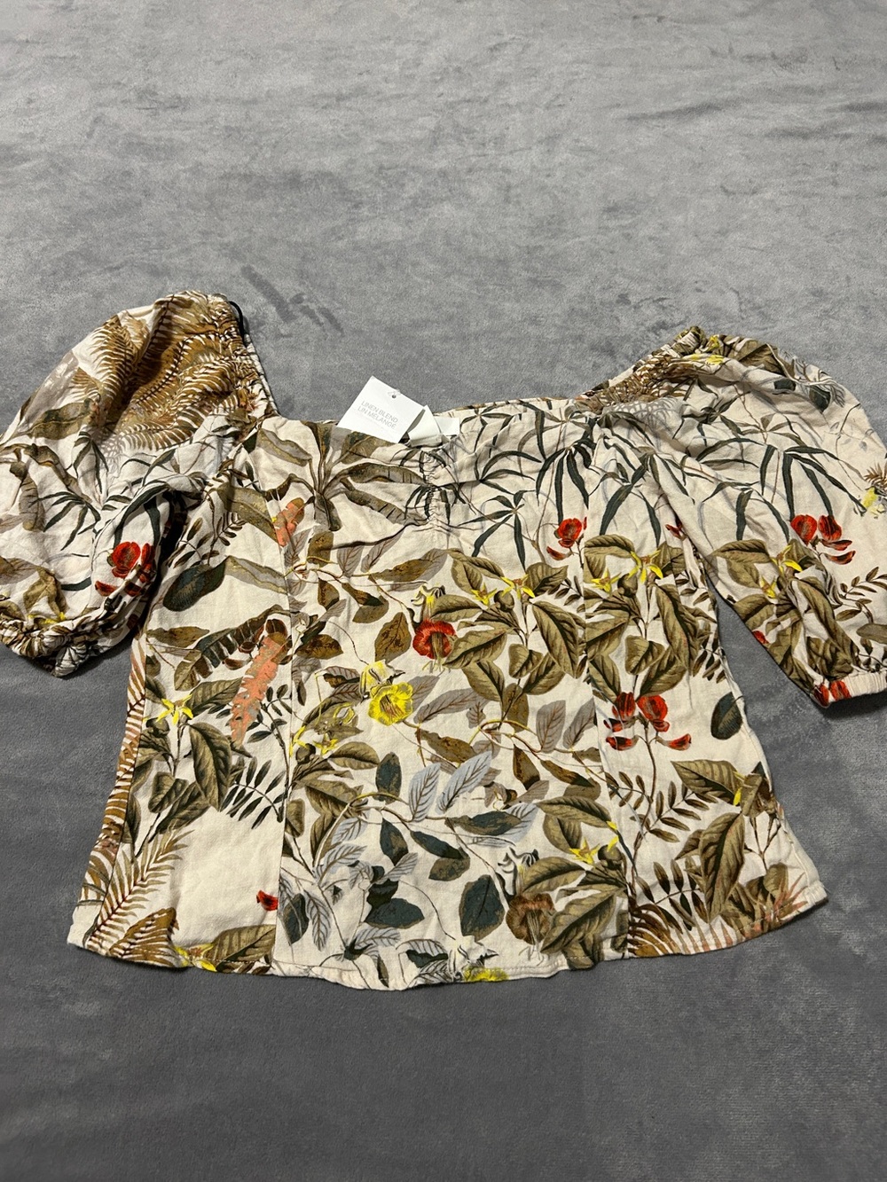 New H& M off shoulder linen blend top cream floral